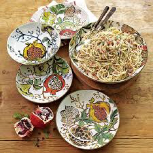 Williams-Sonoma Pomegranate serving & pasta bowls set
